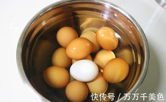 白煮鸡蛋|晚上煮一锅，第二天早餐吃正合适，咸香入味，全家喜欢