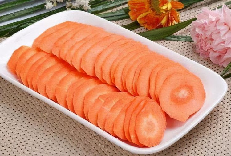 女性不想过早衰老，可以多吃3种食物，排毒养颜，滋润身体！