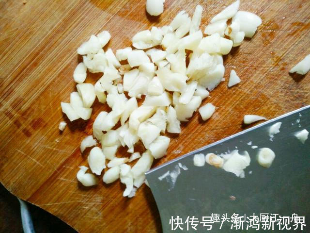 吃肉|凉拌豆角这样做，豆角脆嫩爽口不变色，比吃肉还过瘾