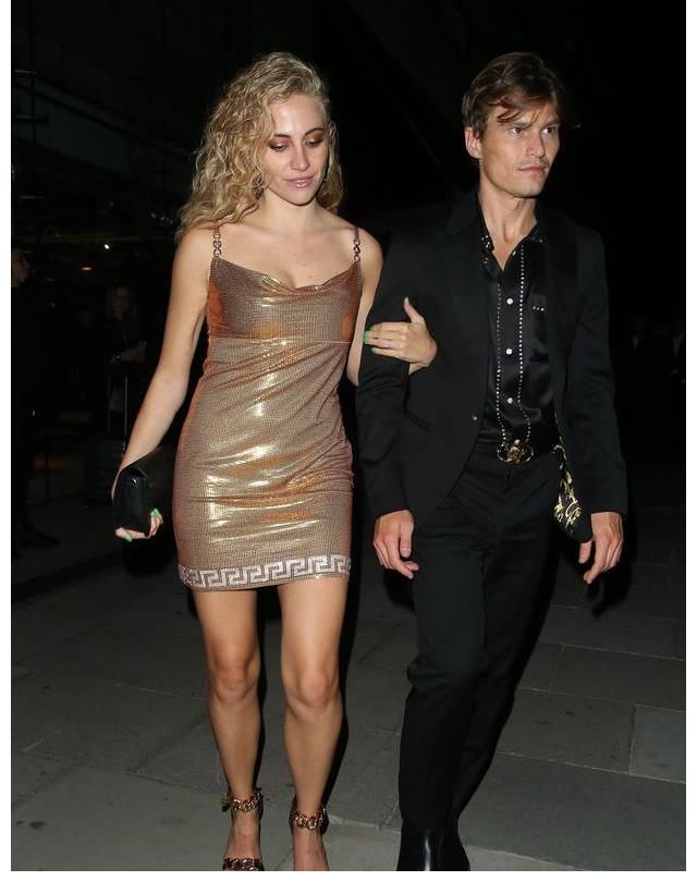 派对|皮克茜·洛特(Pixie Lott)和奥利弗·柴郡在伦敦参加GQ的派对