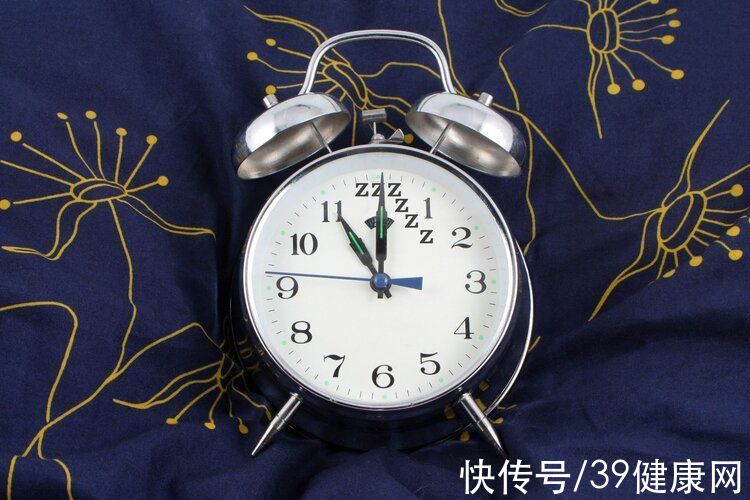 石家庄平安医院|喝水越多尿也越多,对肾脏的损害就越大?怎么喝水更健康?