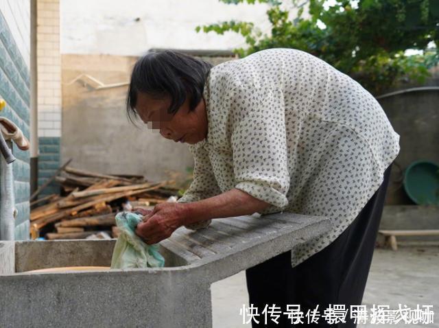 综合能力|老母亲含泪提醒将来最孝顺的孩子,从来都不是爸妈最疼的人