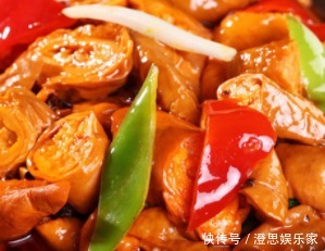 马上回家团圆,妈妈花心思学的菜,色泽红亮口感Q弹,家宴露一手