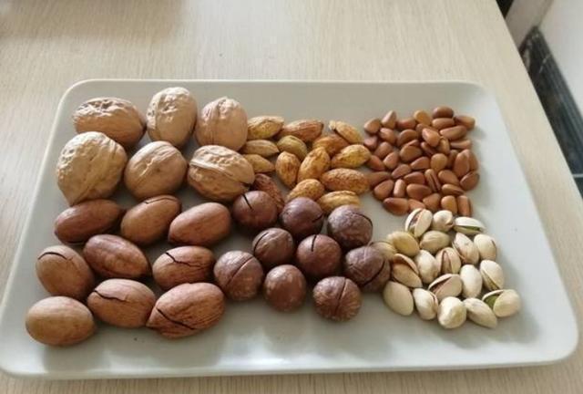 蛋白质|年过50岁会“断崖式”衰老?提醒:5种食物可以多吃,越老越要补