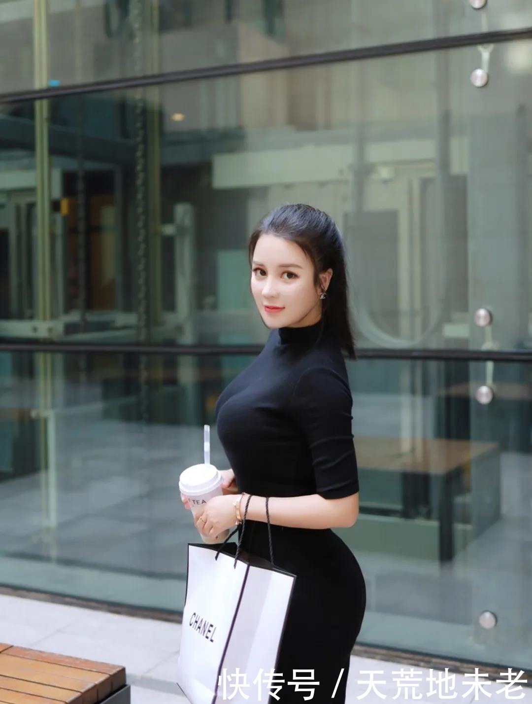 高跟鞋 美女事业双丰收的霸道女总裁,真是职业新人们的学习楷模!