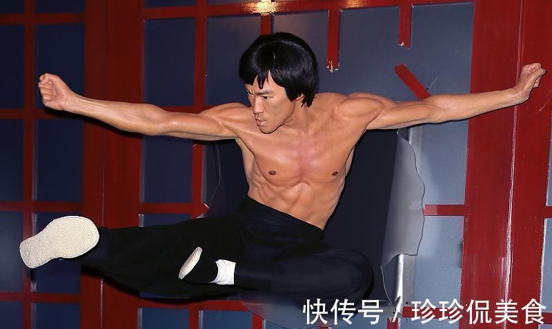 李小龙|李小龙的确足够伟大,但也放弃那些无脑的神话