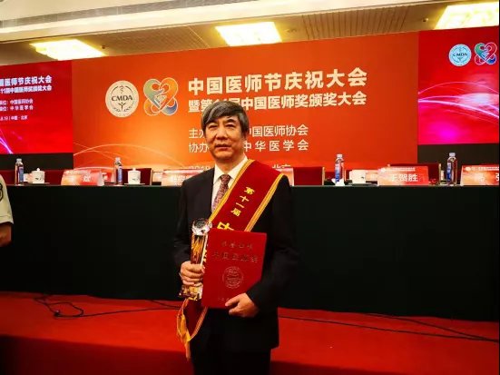 临床医生|西安交大一附院肝胆外科刘青光:我肩负着两个“先生”的职责与使命