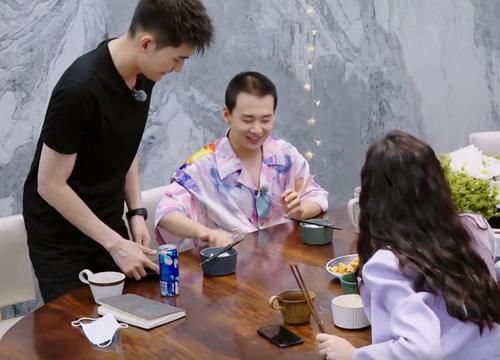 孟子義|孟子義錄《桃花塢》炒雞蛋被吐槽立人設(shè)，彈幕里滿是丑陋的人性