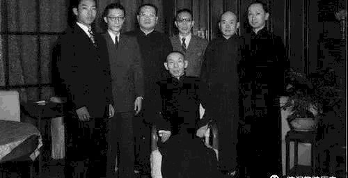 成名|重孝道的杜月笙,为何成名后却不埋葬父母棺材?