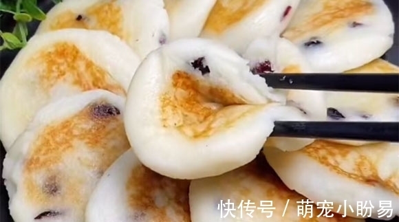 山药小饼|冬季,多给孩子吃这个,低糖少油,一拌一煎出锅,比吃面包饼干强