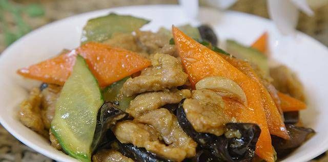 亮点山药炒黑木耳,家常肉片,熘鱼片的做法