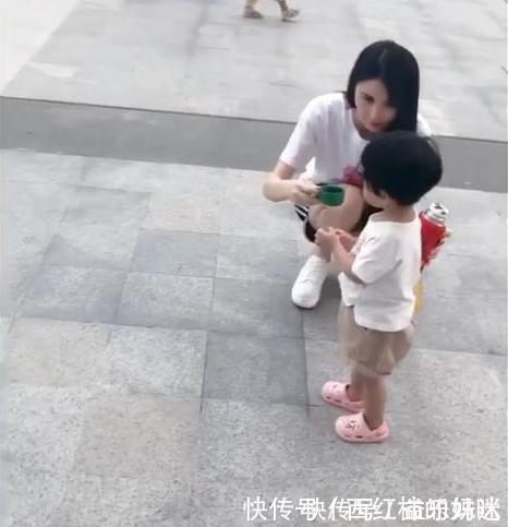 宝宝|小姨带娃的路子有多野?看完这几张图,网友:这届小姨跟宝宝有仇