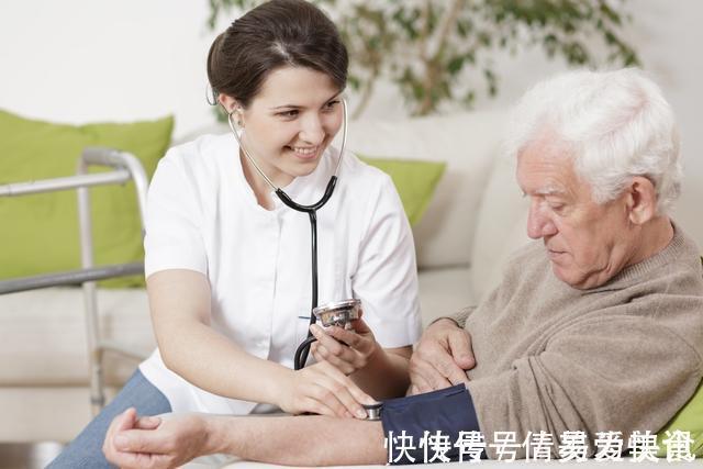 吸烟|高血压不是突然到来,医生忠告,晨起坚持4个习惯,血压会更好