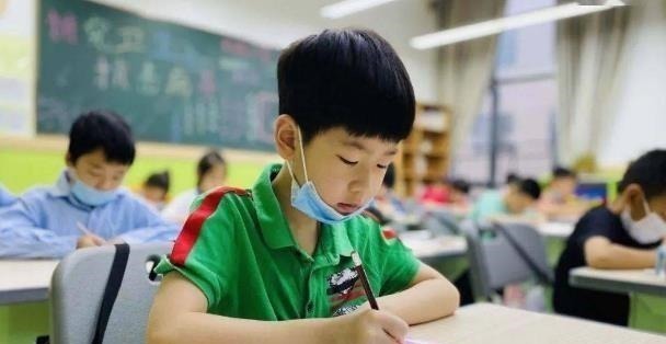 铅笔#为什么小学生不让用自动铅笔？其中暗藏玄机，真不是老师胡乱要求