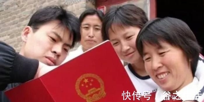 名字|父母已过世,房产证是父母的名字,子女该如何继承?过来人告诉你