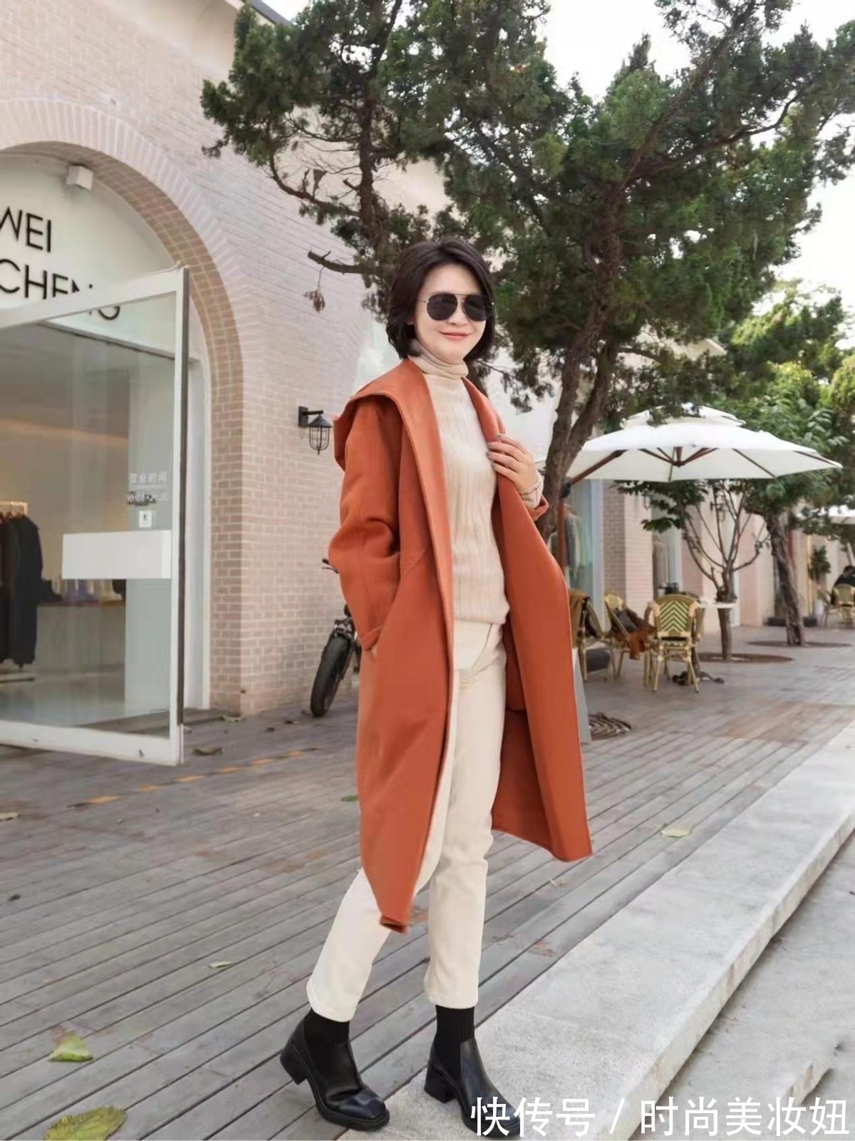 和谐性 50岁过年回家穿这些大衣,高级大气又显气质,“闺蜜”看了都羡慕