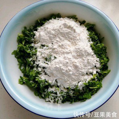 小楼一夜听春雨，今朝满城荠菜香