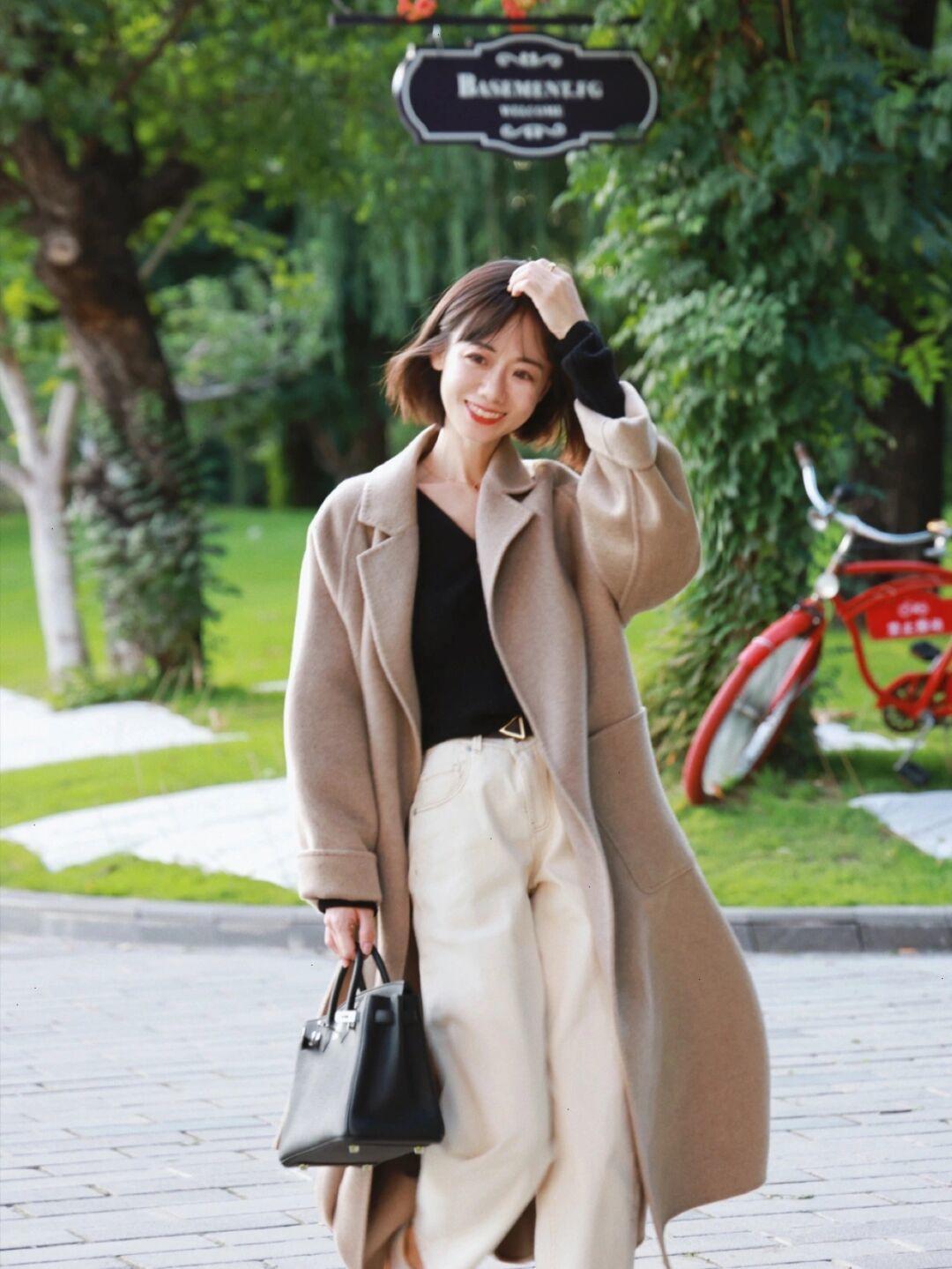 大衣|想保暖就试试“羊毛大衣”,瞧素人博主的穿搭,优雅时尚又显贵