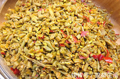 凉菜|50岁后,早餐多讲究不是坏事!4样早餐建议少吃,牢记早餐3不宜