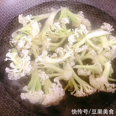 菜花|这道番茄木耳炒菜花，汤汁都要舔干净