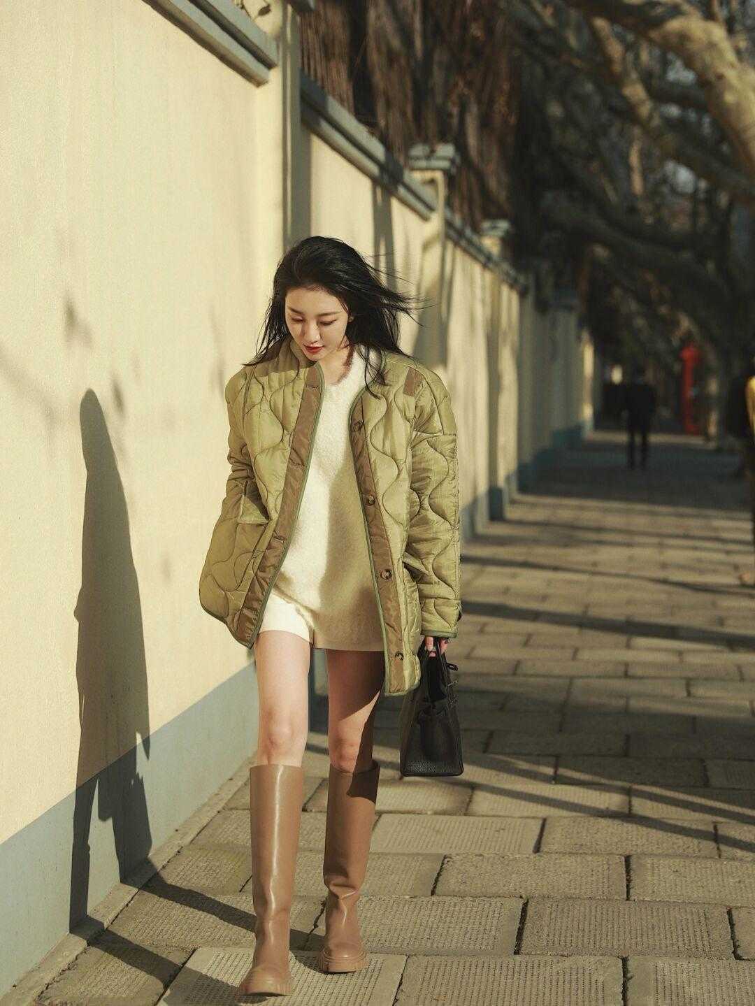 打底衫 临近新年!别再穿松垮无形的单品了!这几件干练又保暖的衣服,最好看