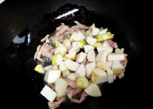 春天，春天别错过这种碱性蔬菜，做法简单，营养极高，还可以炖着吃