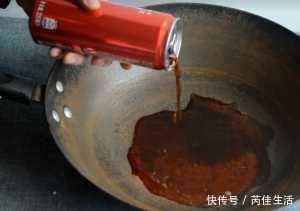 铁锅老是生锈怎么办?奶奶说用它泡2分钟,一辈子不粘锅不生锈