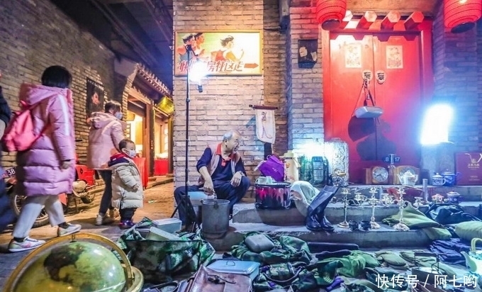 二十多年的“鬼市”搬进王府井,这儿有烟火气十足的老北京夜生活!