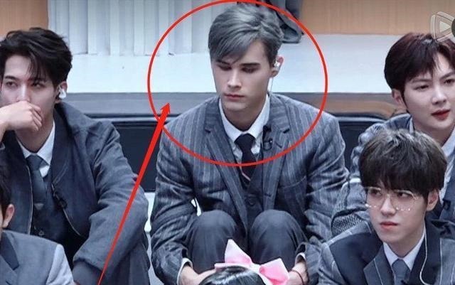 沒能出道卻成“大贏家”，網(wǎng)友喊話利老師：這盛世不能如你所愿了