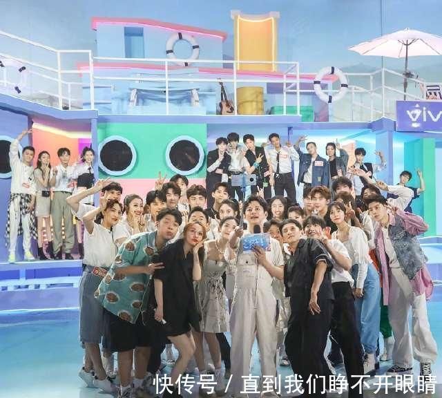 黄明昊|站稳了朋友，大家看重的乐华娱乐排第二，第一的票数竟是乐华三倍