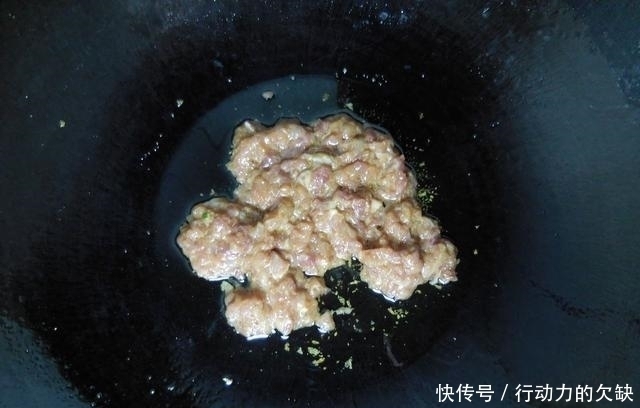 豆腐|豆腐这么做极下饭,吃起来比肉爽,上桌后分分钟钟被抢光!