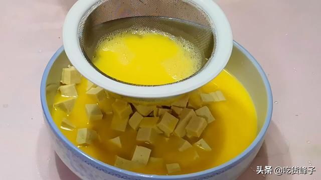 蒜苔和豆腐一起做,原来这么好吃,我家早餐3天2头做,孩子特爱吃