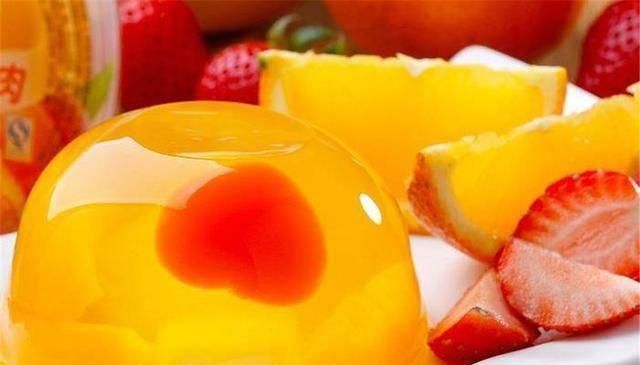 零食|女生宁愿挨饿，也不要轻易吃这4种零食，看似寡淡，实际热量很高