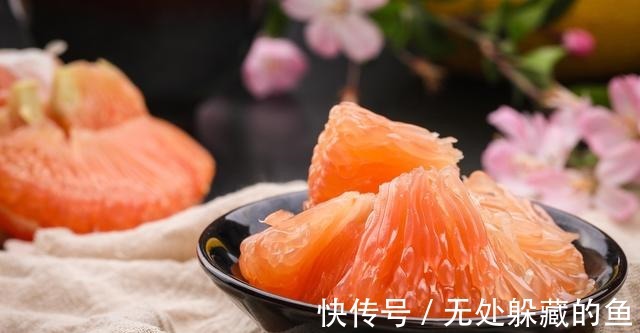 “秋冬吃柚，赛过吃肉”，柚子皮也别扔，教你3种做法好吃又营养！