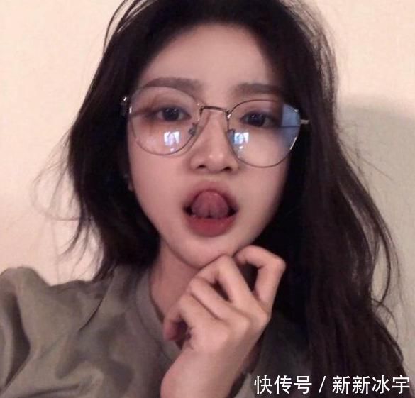 女孩子想变“樱桃唇”,3个恶习趁早改,否则“火锅嘴”没人爱