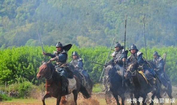 阿卜固|叛将走投无路向家臣诉苦,家臣听后悄悄走到背后,一刀斩下首级