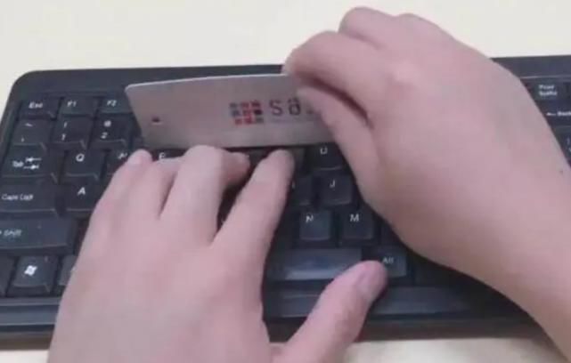 新衣服上的吊牌要扔掉它可是大宝贝,可惜很多人都忽略了