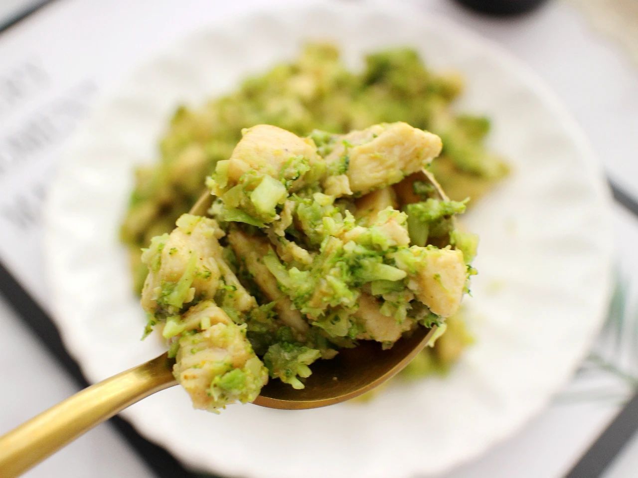 鸡胸肉|这狠心女,不吃米不吃面,天天吃此炒饭,一个月从女胖子瘦成女神