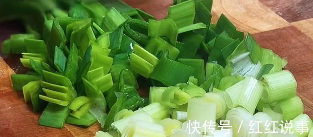 豆腐这样做,比肉还香,做法简单,一看就会,好吃又下饭!