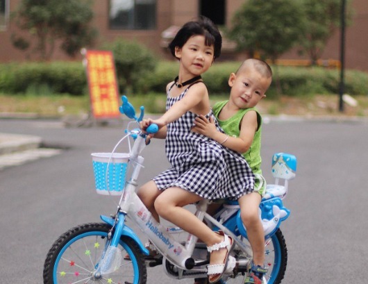 宝贝|“我被车撞了,你们家不还有一个宝贝吗”女儿的话让妈妈泪奔