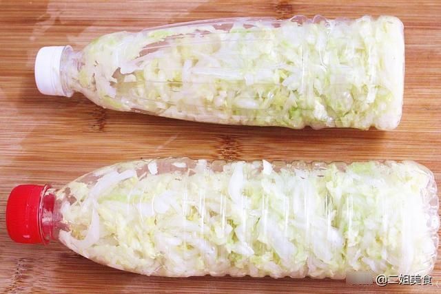 不管腌什么酸菜，都要牢记3个技巧，酸菜不烂不长毛，越放越好吃