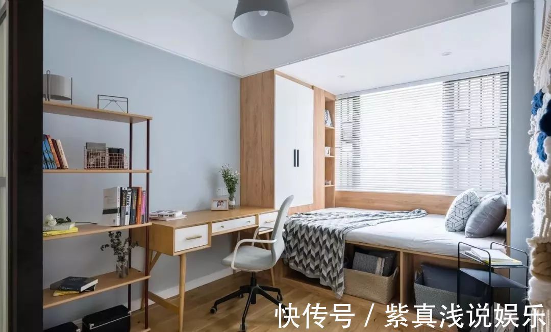 衣帽间|越来越多人将床底加高1m左右，做成衣帽间，省空间又能“装”！