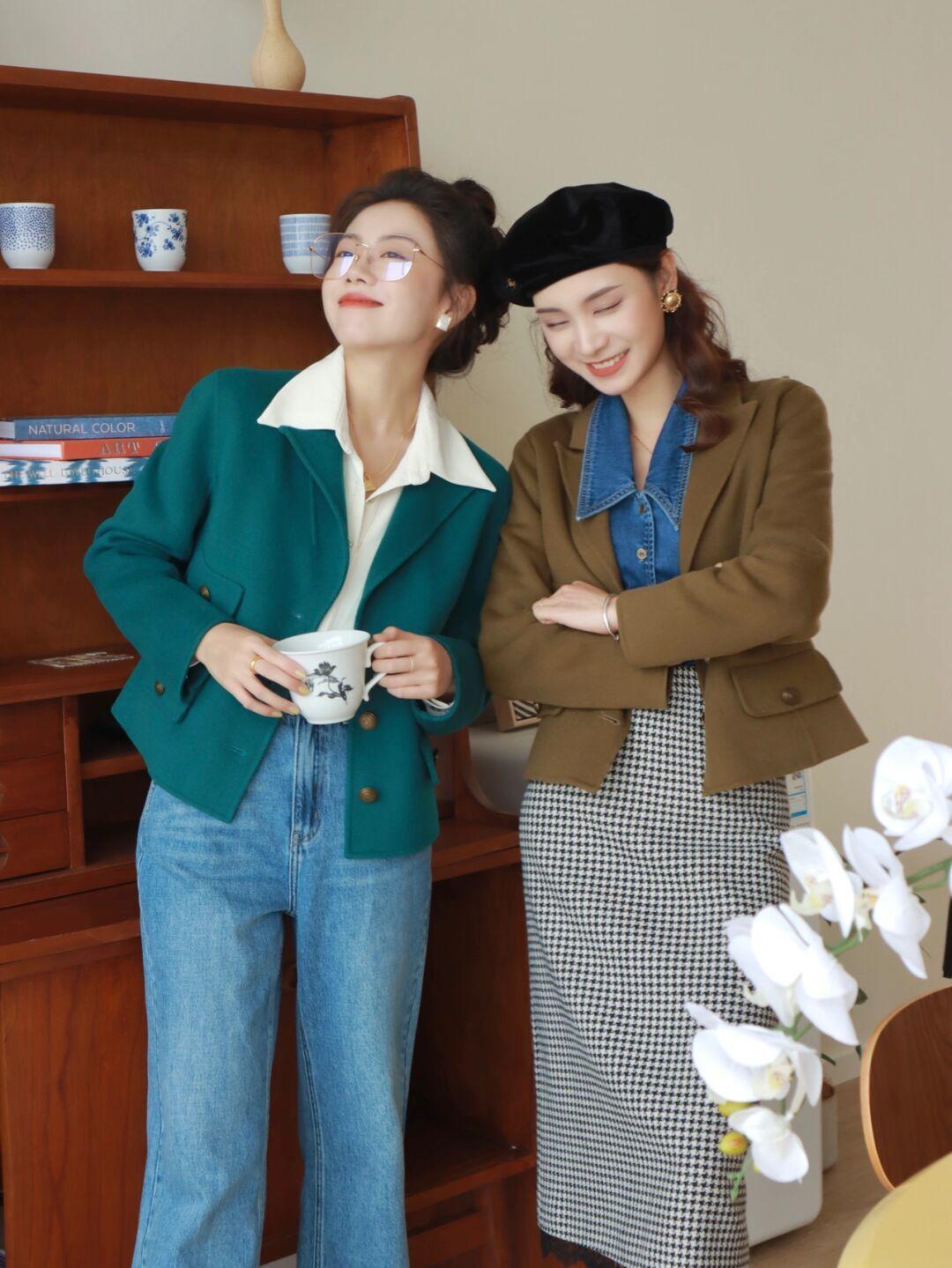 同款|复古潮流的姐妹装,同款不同色,搭配出不同韵味!秋天必选毛呢大衣和高筒靴!