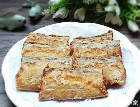 做法|干炸带鱼时,别再裹淀粉了,学会饭店大厨的方法,外酥里嫩不粘锅