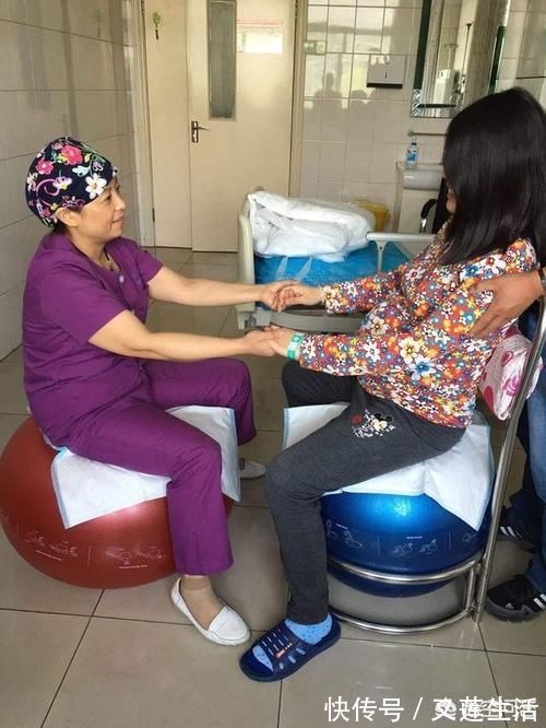 孩子|产妇在水中生孩子是不是可以避免由于各种胎位不正引起的胎儿缺氧或窒息?