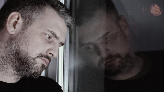 合成|鼻毛为何会“窜”出来提醒你原因多半在自己身上，别掉以轻心