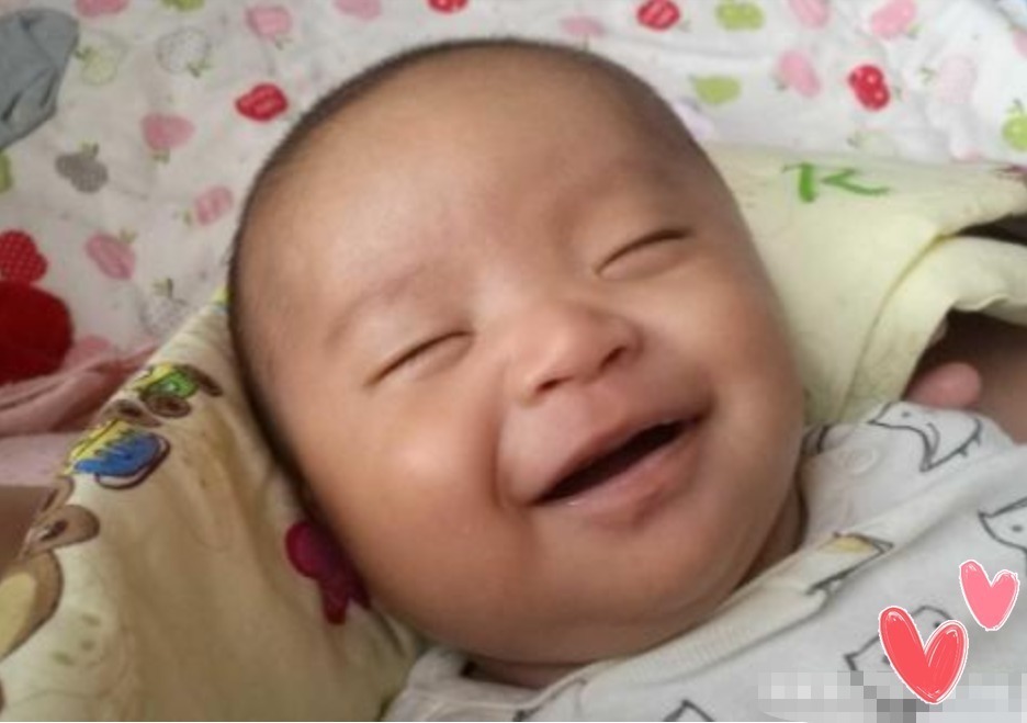 宝爸|宝宝熟睡后四个表现,暗示大脑发育优秀,孩子将来“学霸”接班人