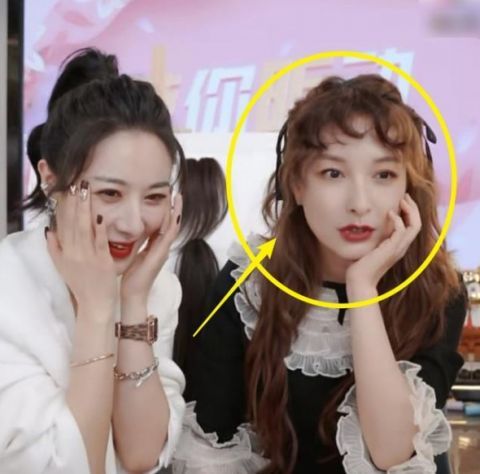 吴昕薇娅直播,网红和明星同框差距大,我被吴昕38岁的状态惊艳了