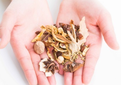 dn3种中药伤肝又伤肾！你却还当良药来服用！专家：无知害死人！