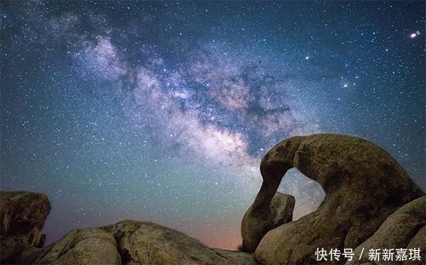 星系 网友问:银河系直径有20万光年,是指以光速跑20万年吗?